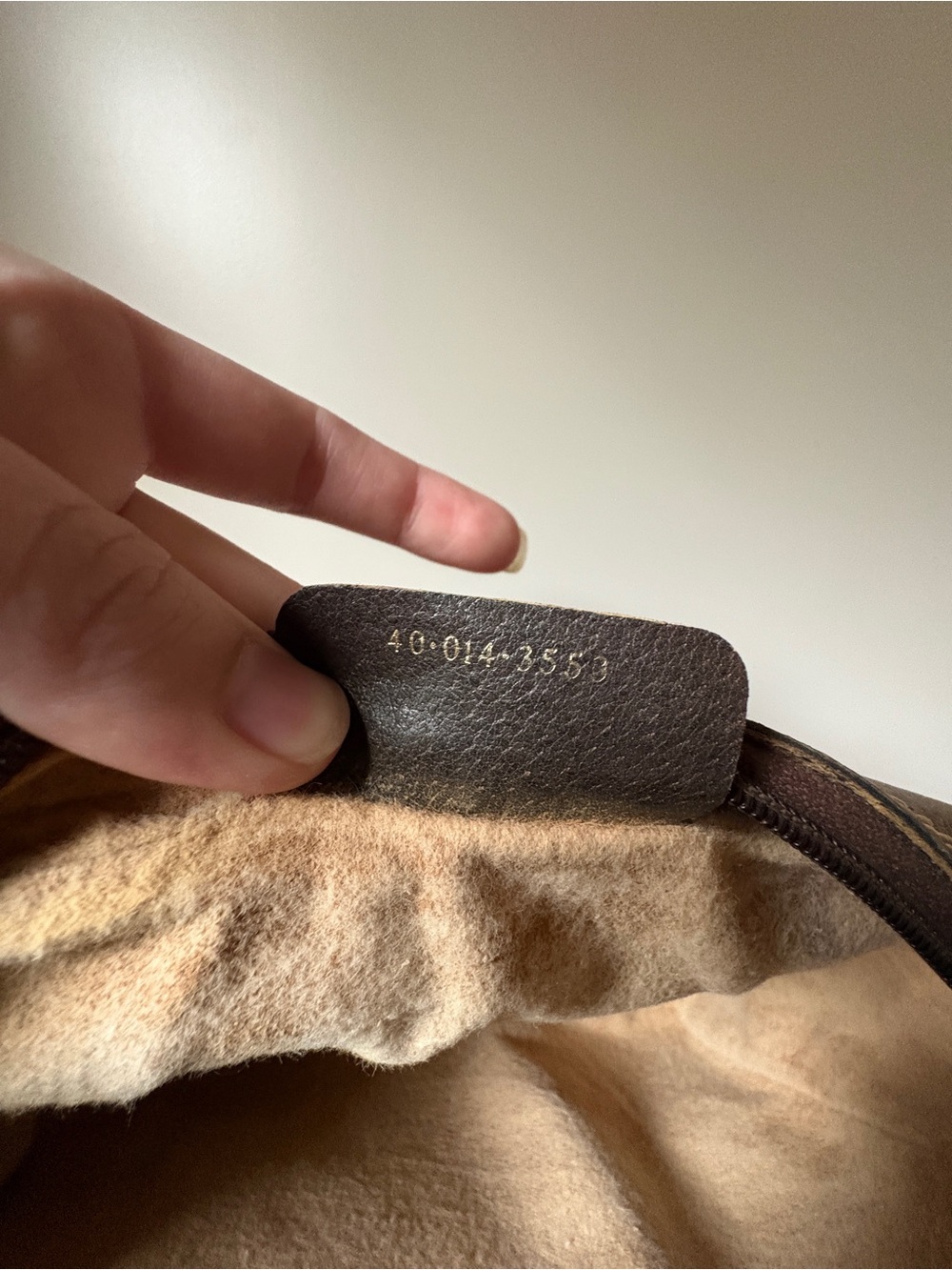 Gucci GG Supreme Toiletry Case w/ Red and Green Web Stripe - Picture 4 of 5